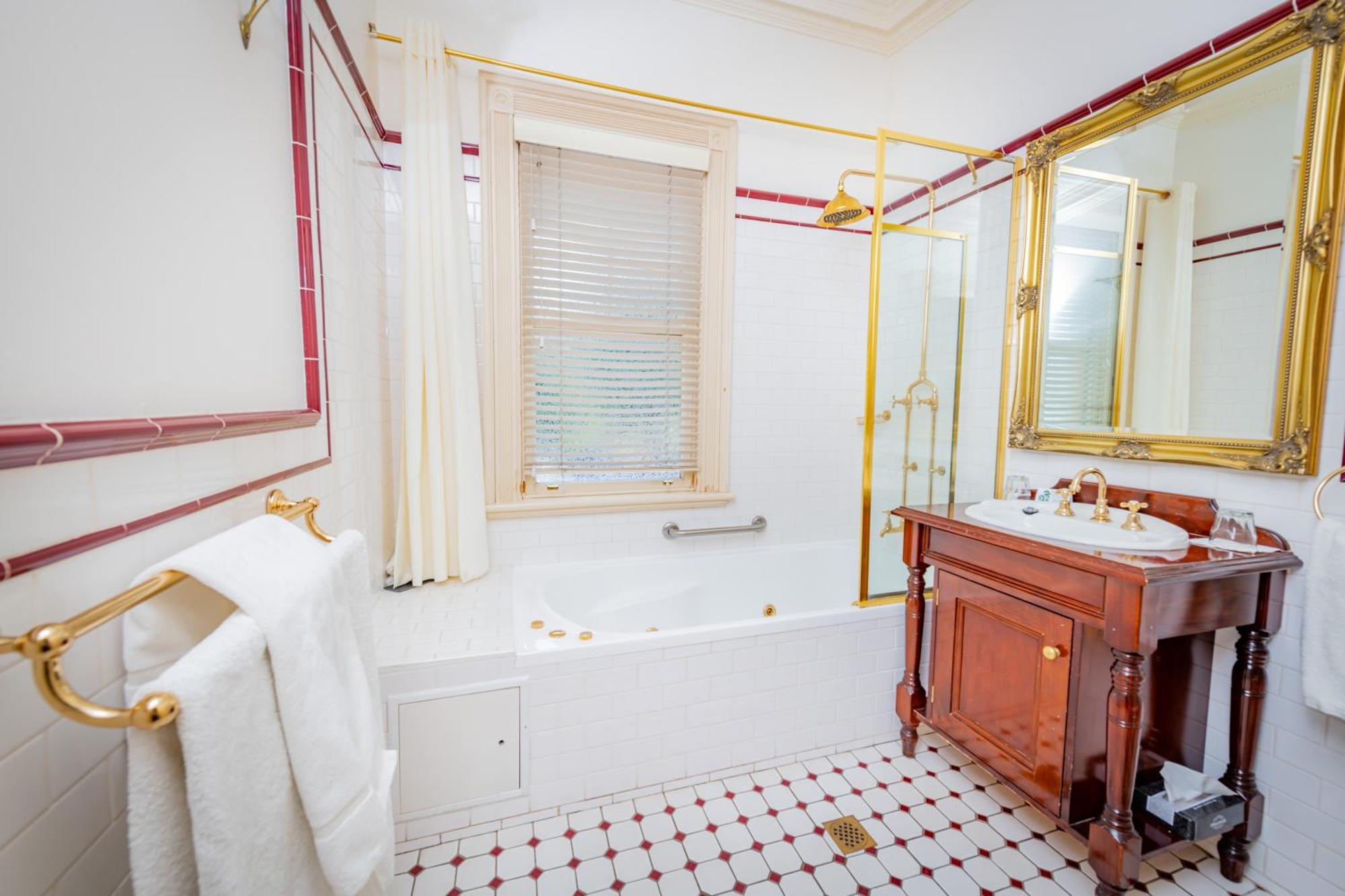 Cobb & Co Court Boutique Hotel Mudgee Kültér fotó