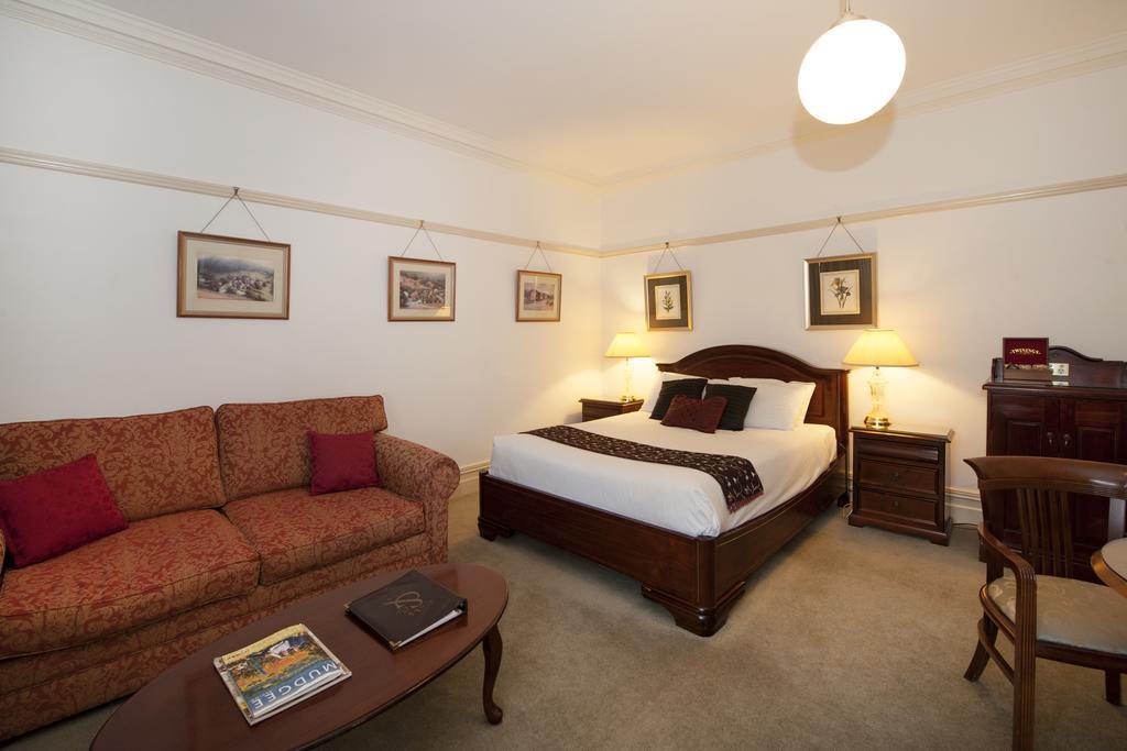 Cobb & Co Court Boutique Hotel Mudgee Kültér fotó