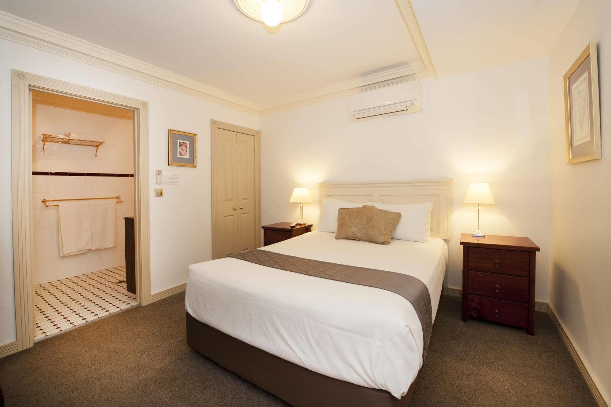 Cobb & Co Court Boutique Hotel Mudgee Kültér fotó