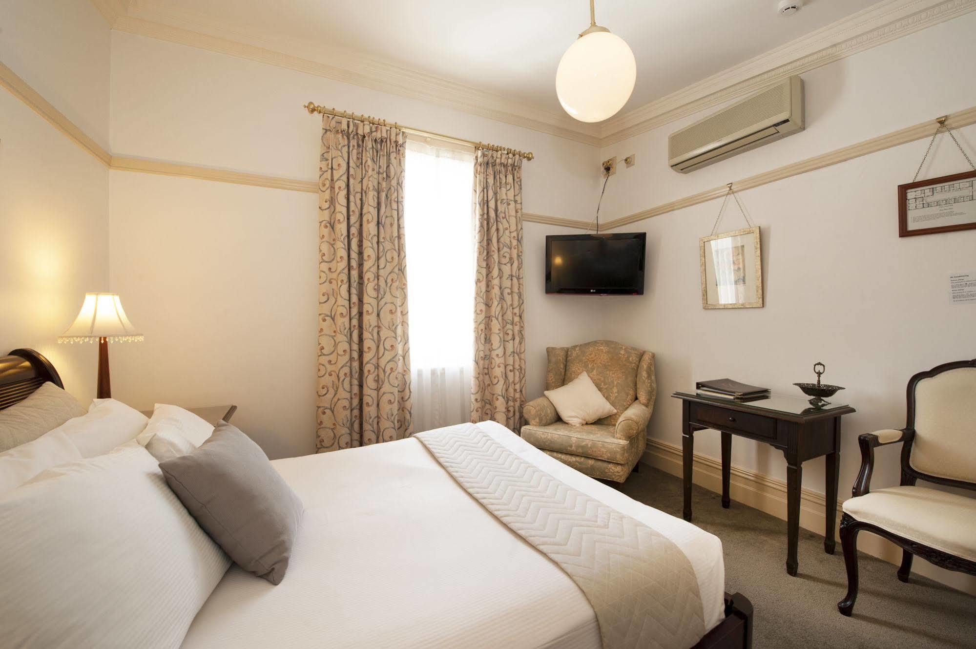 Cobb & Co Court Boutique Hotel Mudgee Kültér fotó