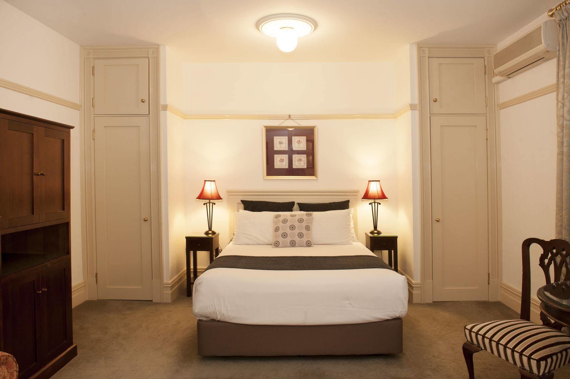 Cobb & Co Court Boutique Hotel Mudgee Kültér fotó